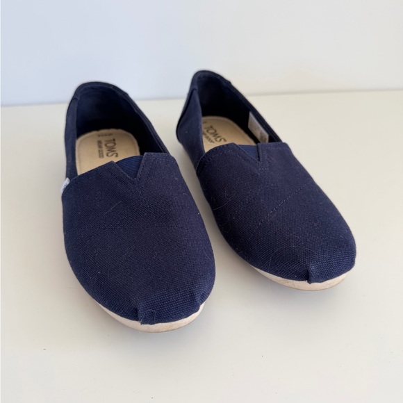 Toms Dark Blue Canvas Loafers Wear Good Slip On Shoes Women’s Size 6.5 - Picture 2 of 11